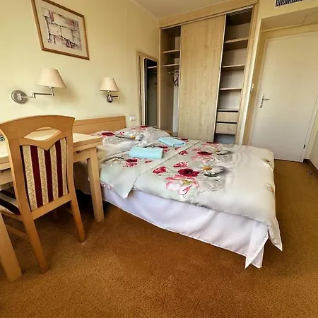 Apartment 10q - Z6 604 B *